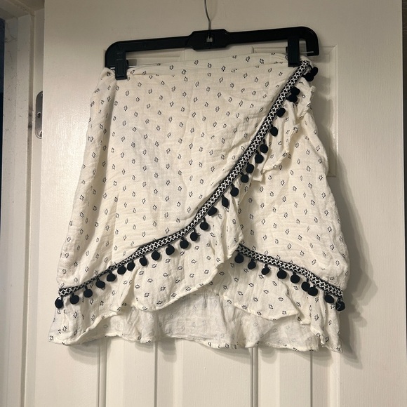 MINK PINK COMMON GROUND WRAP SKIRT SIZE M- SOLD OUT ON REVOLVE - Picture 4 of 9